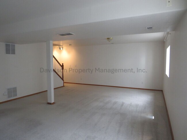 Building Photo - 15485 Curwood Dr