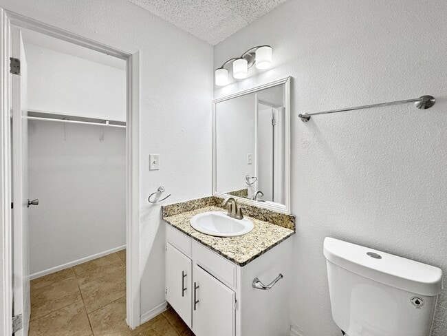 Building Photo - 7510 Old Spanish Trail