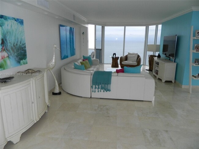 Building Photo - 17555 Collins Ave