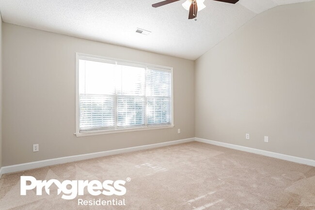 Building Photo - 1932 Shadow Glen Dr