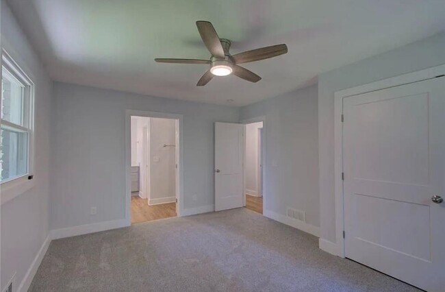 Building Photo - 985 Frontier Trail SW