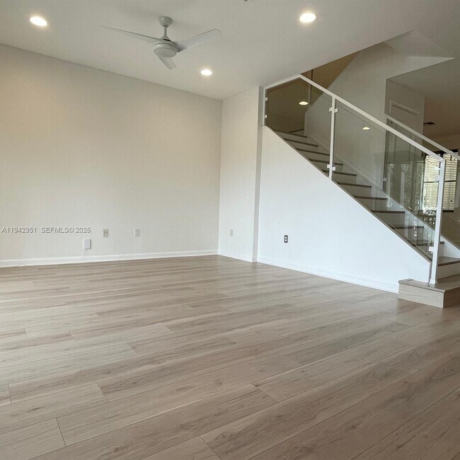 Building Photo - 3020 NW 125th Ave