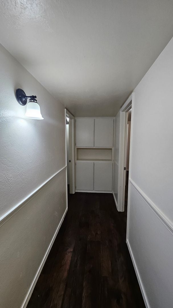 Building Photo - 3 Bed 2 Bath