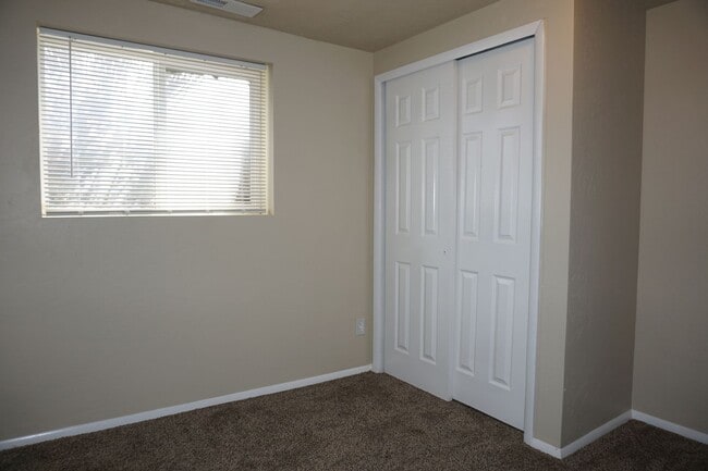 Building Photo - Updated West Valley City 5 bedroom Family Home