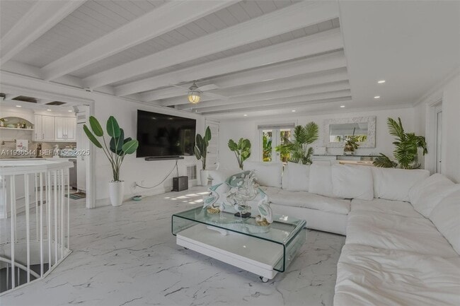 Building Photo - 16 North Dr