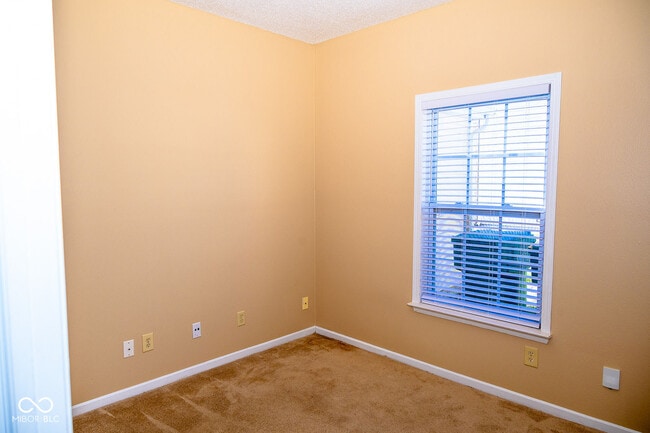 Building Photo - 10634 Cyrus Dr