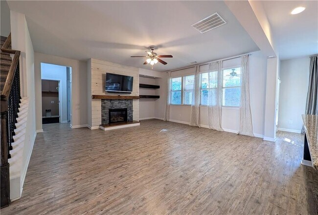 Building Photo - 5250 Whisper Point Blvd