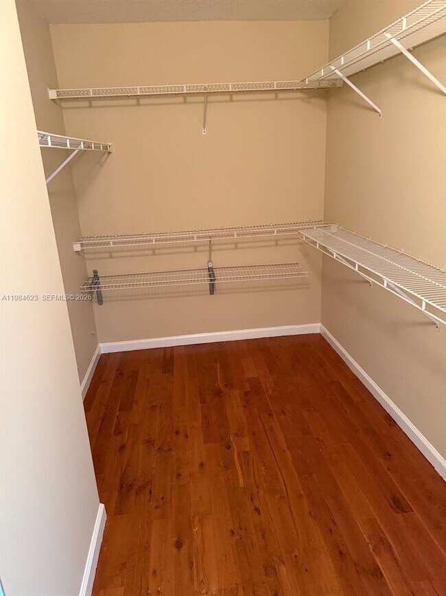 Building Photo - 360 NW 115th Way