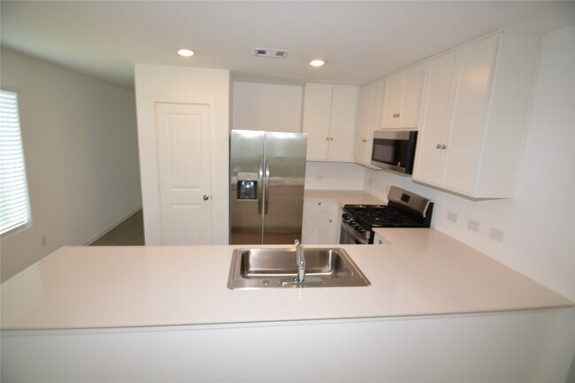 Building Photo - 26926 Dalmatian Bellflower Dr
