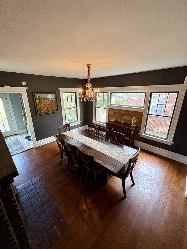 Building Photo - 2043 Dellwood Ave