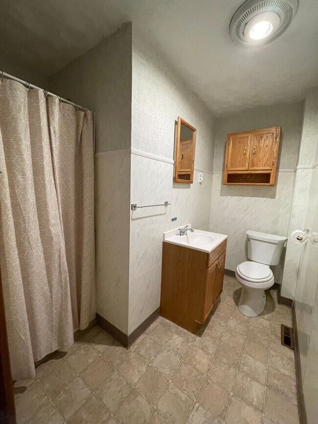 Building Photo - Vinton Street