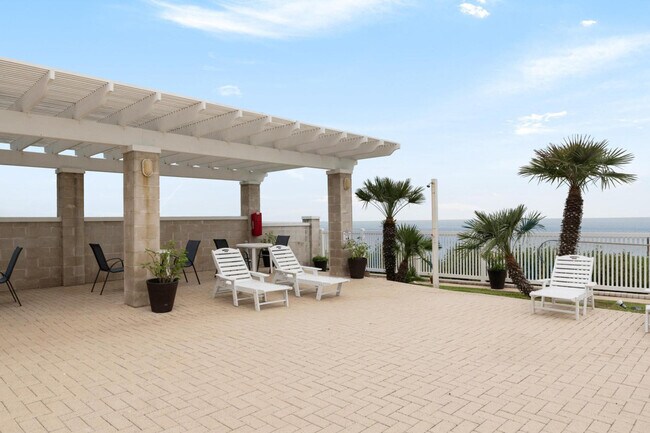 Building Photo - 108 Las Joyas Blvd