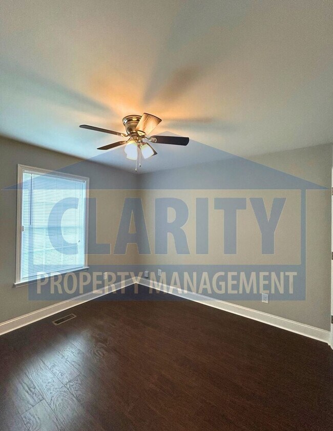 Building Photo - Charming 3 Bedroom, 2 Bath Home with Spaci...