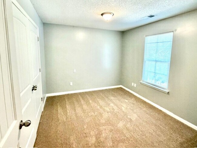 Building Photo - 1039 Crayton Ridge Dr