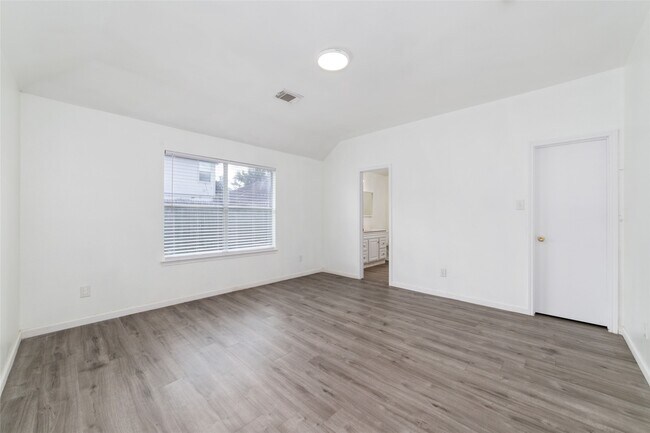 Building Photo - 16327 Dryberry Ct