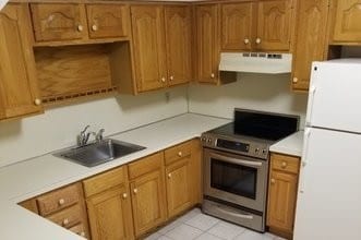 Building Photo - 35 E 6th St