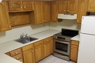 Building Photo - 35 E 6th St