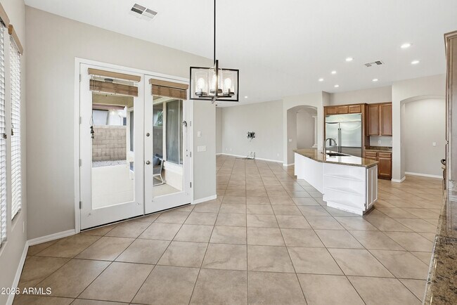 Building Photo - 1735 W Aloe Vera Dr