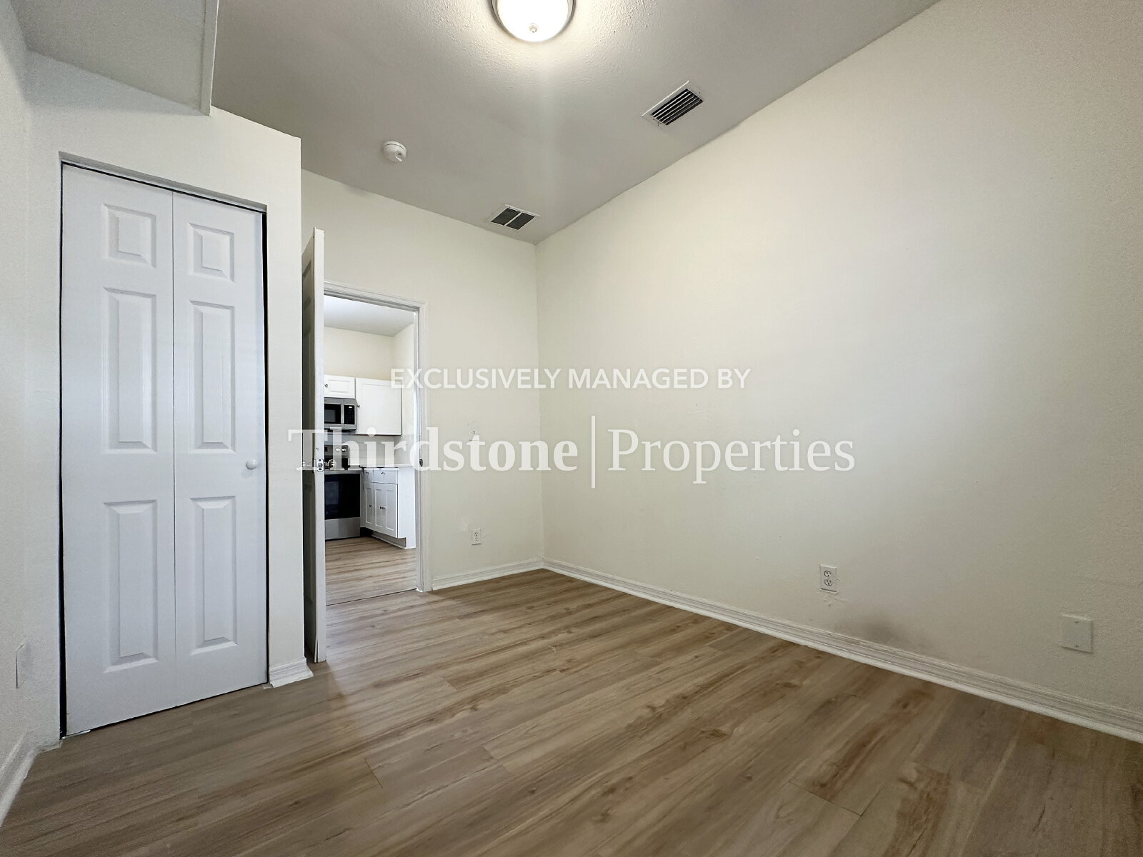 Building Photo - 672 Chestnut St