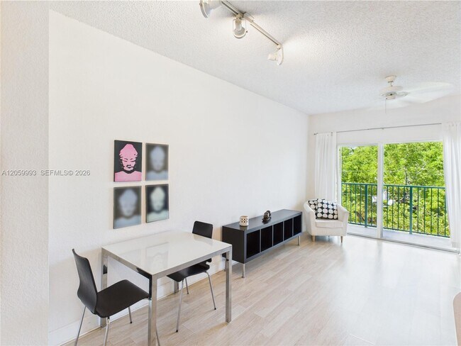 Building Photo - 6001 SW 70th St