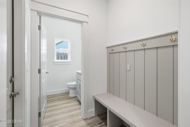 Building Photo - 924 Grace Ave