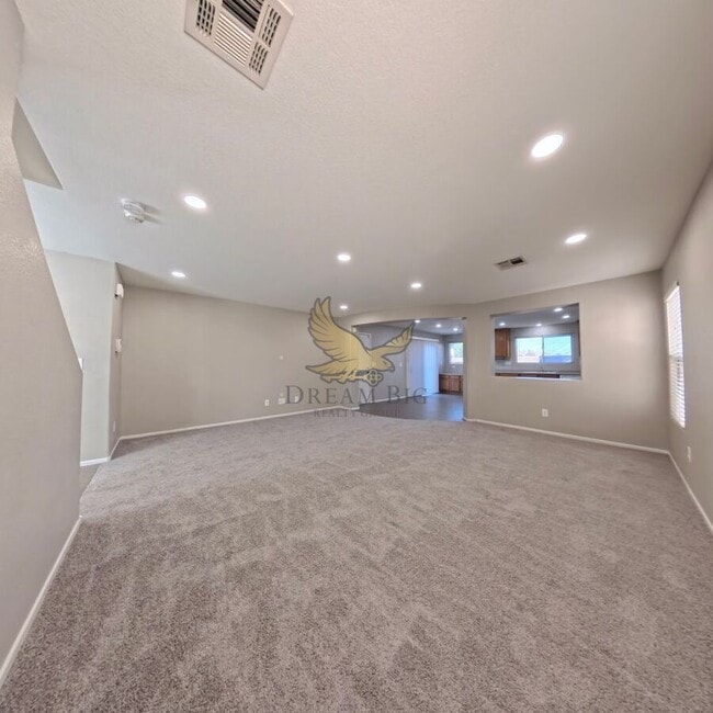 Building Photo - 548 Haunts Walk Ave