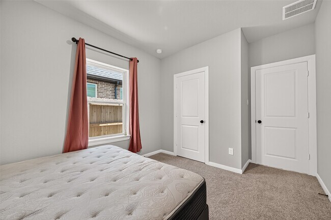Building Photo - 16118 Cottontail Burrow Ln