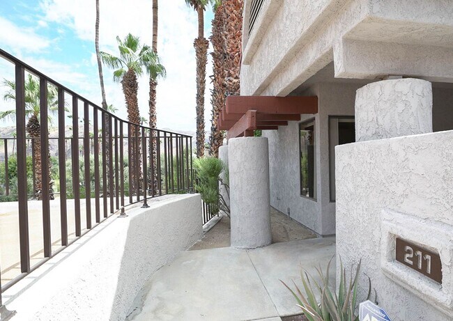 Building Photo - Beautifully Furnished Condo with Mountain Views