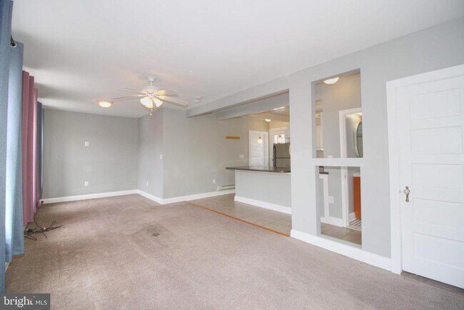 Building Photo - 22 N Market St