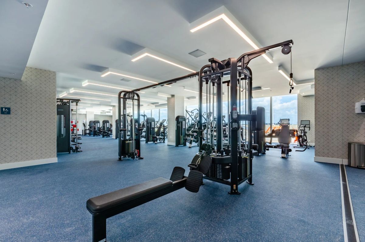 Building Photo - 601 E Dania Beach Blvd
