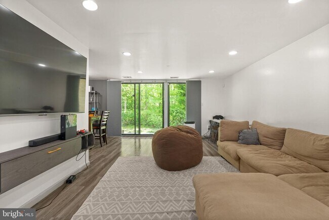 Building Photo - 3352 Huntley Sq Dr