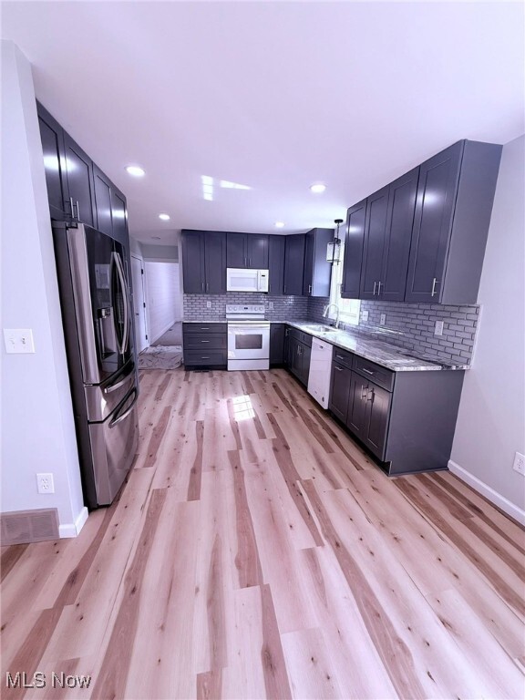 Building Photo - 6686 Hythe St NW