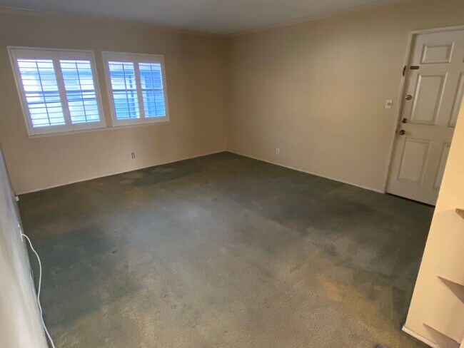 Building Photo - 5882 Bowcroft St