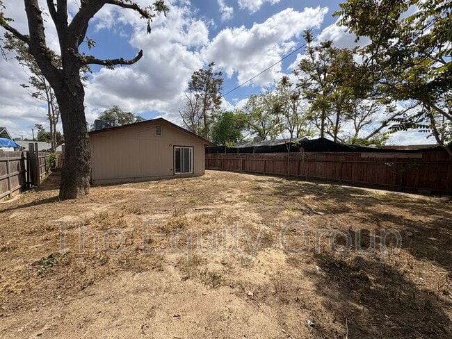 Building Photo - 514 N Summers St