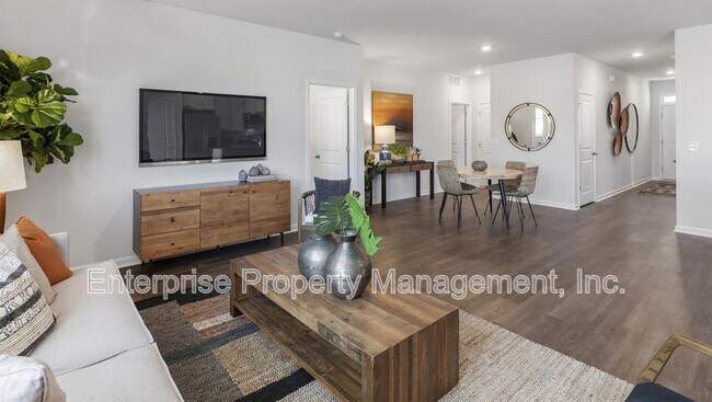 Building Photo - 250 Kipling Dr