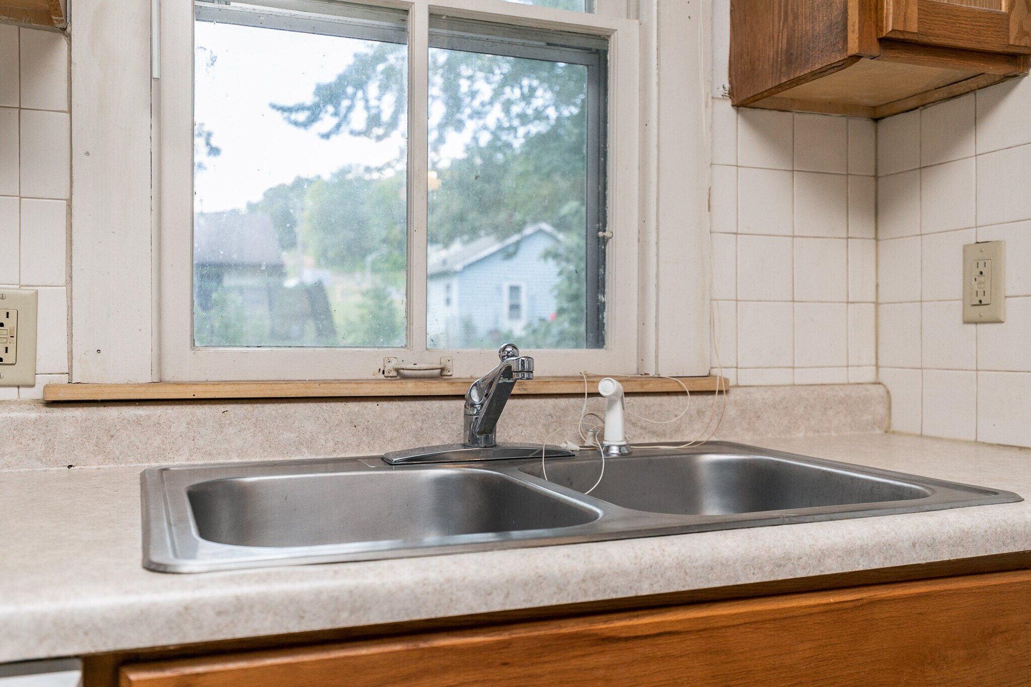 Building Photo - 903 Hudson Ave