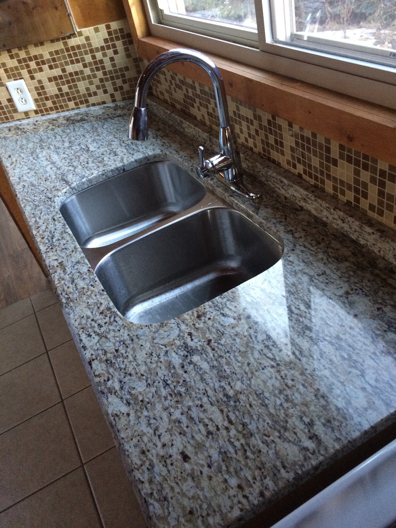 Building Photo - 401 E Ryan Rd