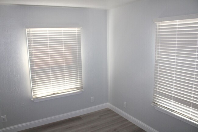 Building Photo - 2680 Appian Way