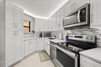 Building Photo - 5851 Camino Del Sol