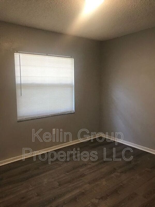 Building Photo - 1027 N Brunnell Pkwy