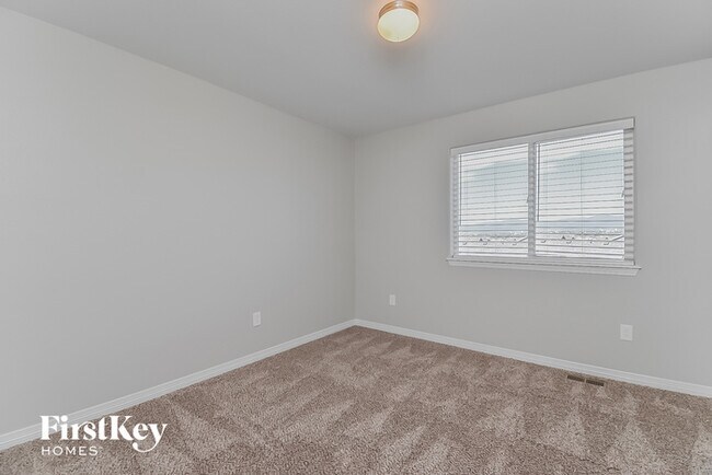 Building Photo - 6470 Chaplin Dr