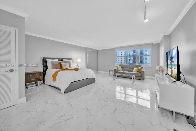 Building Photo - 2501 S Ocean Dr