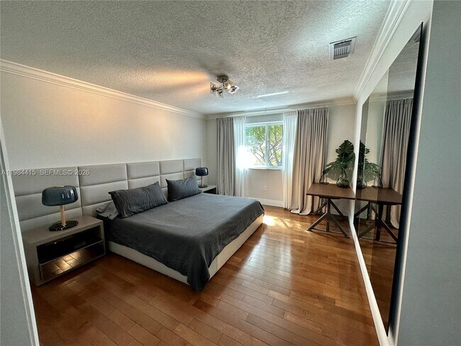 Building Photo - 9060 SW 215th Terrace