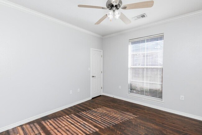 Building Photo - 6235 Gracemount Ln