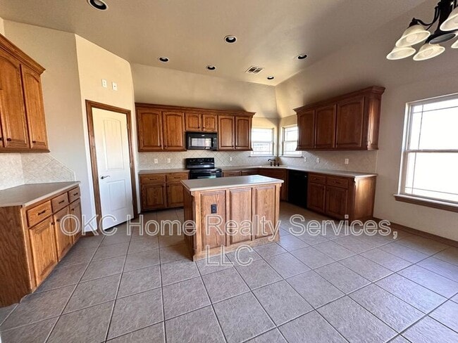 Building Photo - 13201 SW 2nd Terrace