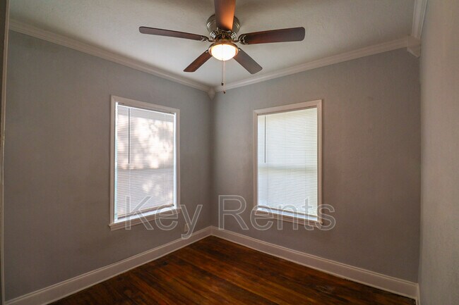 Building Photo - 206 Brown Rd