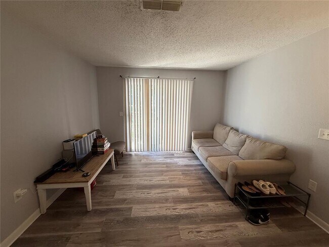 Building Photo - 3705 SW 27th St