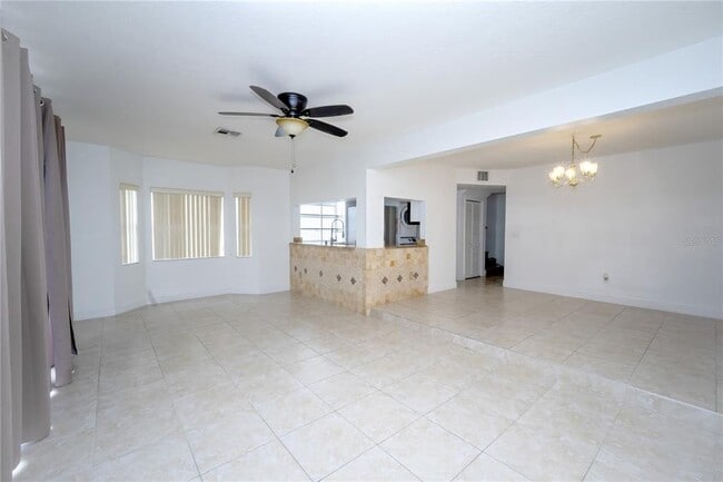 Building Photo - 234 Mango Dr
