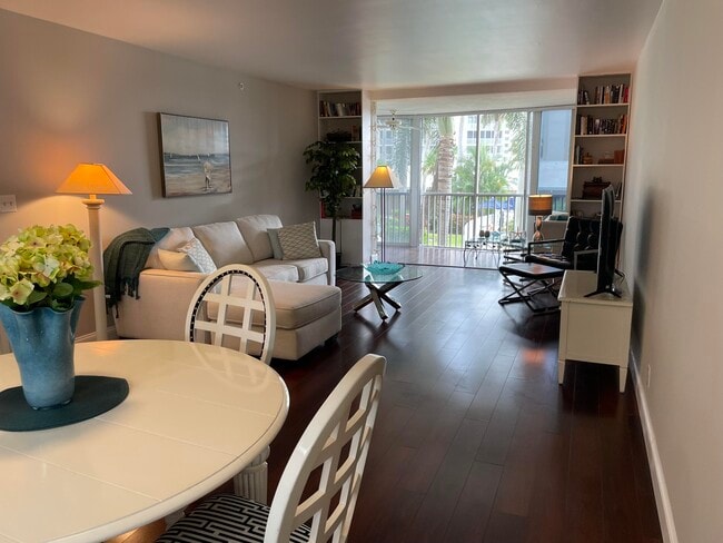 Building Photo - 3212 S Ocean Blvd