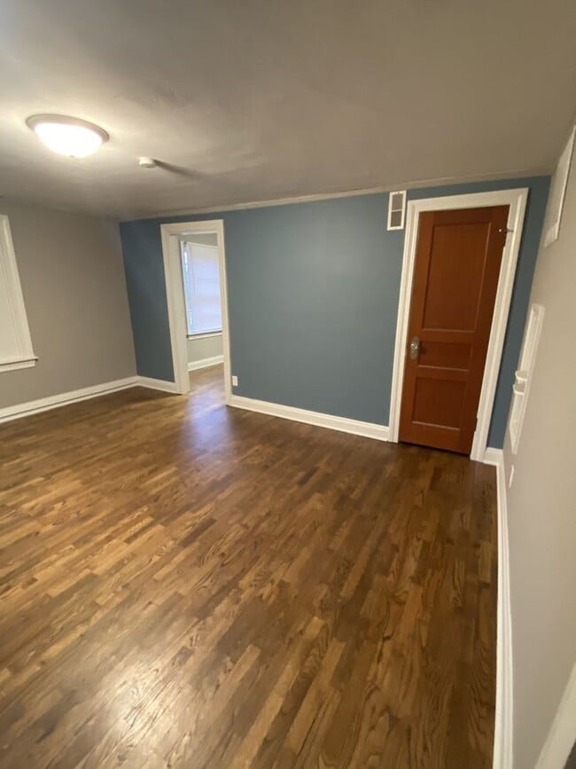 Building Photo - 515-517 W 14th